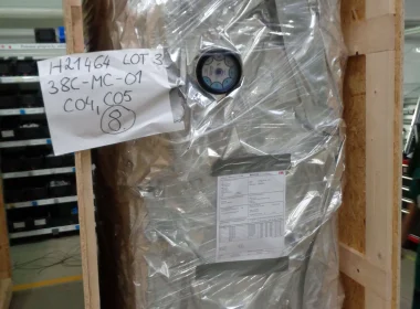 Indikátor vlhkosti zabudovaný do exportního obalu - snadná kontrola zvenku po sejmutí krytky