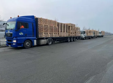 Just-in-time delivery to our customers with our own vehicle fleet